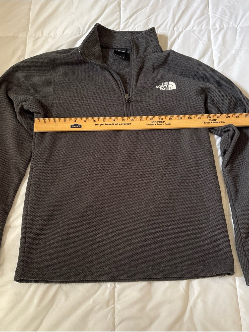The North Face Men’s Charcoal Gray Quarter Zip Fleece Pullover